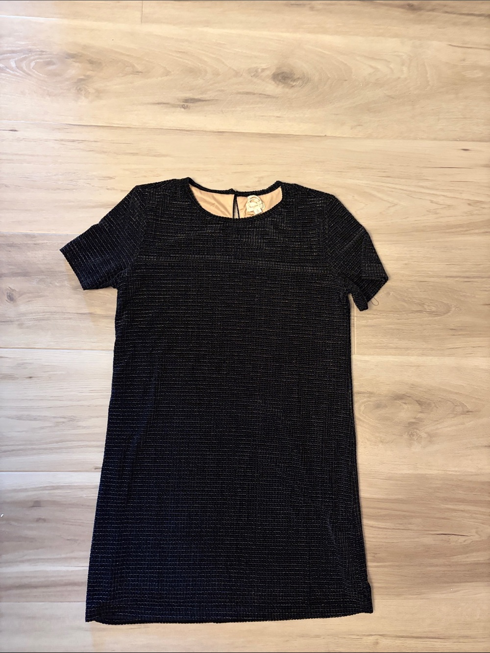 Hem & Thread Black Short-Sleeve Mini Shift Dress